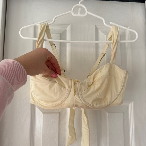 Monday Swimwear Ivory Clovelly Bikini Top - Picture 3 of 10